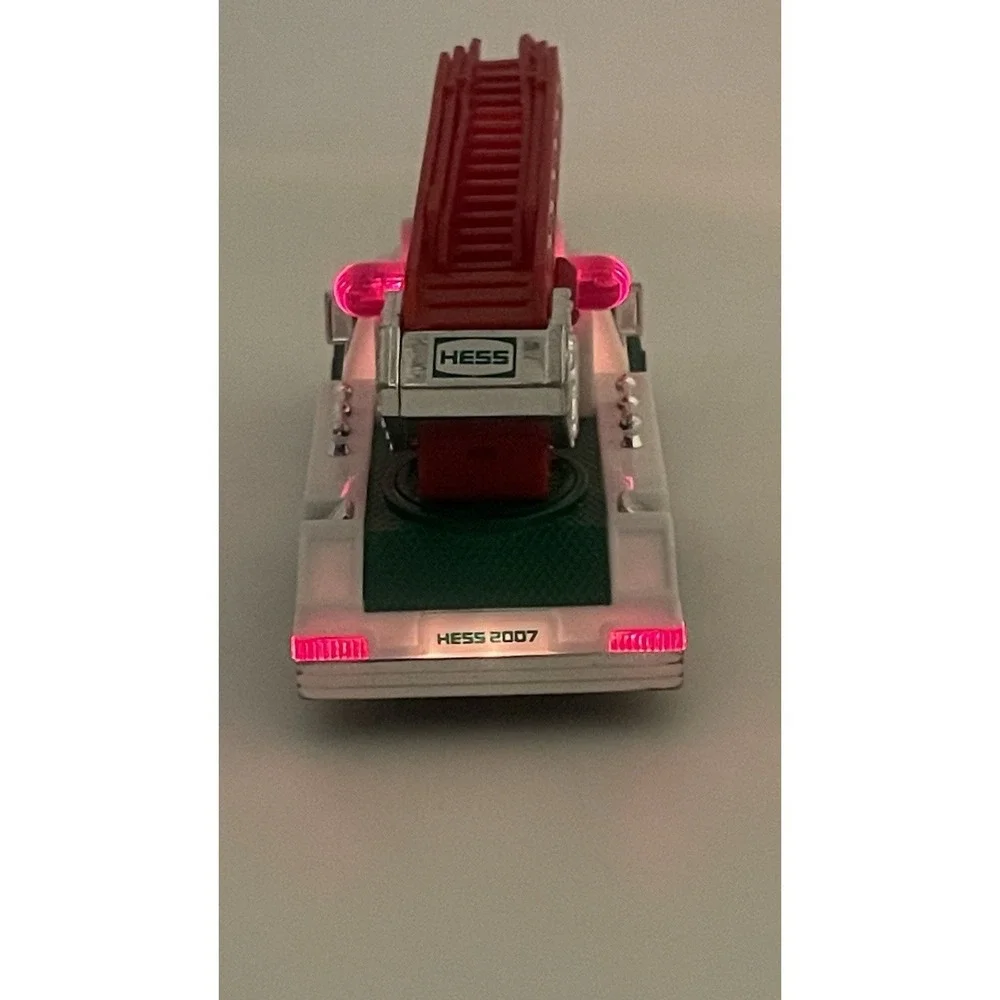 Vintage 1994 HESS Rescue Ladder Fire Truck With‎ Lights And Sound WORKS!!!